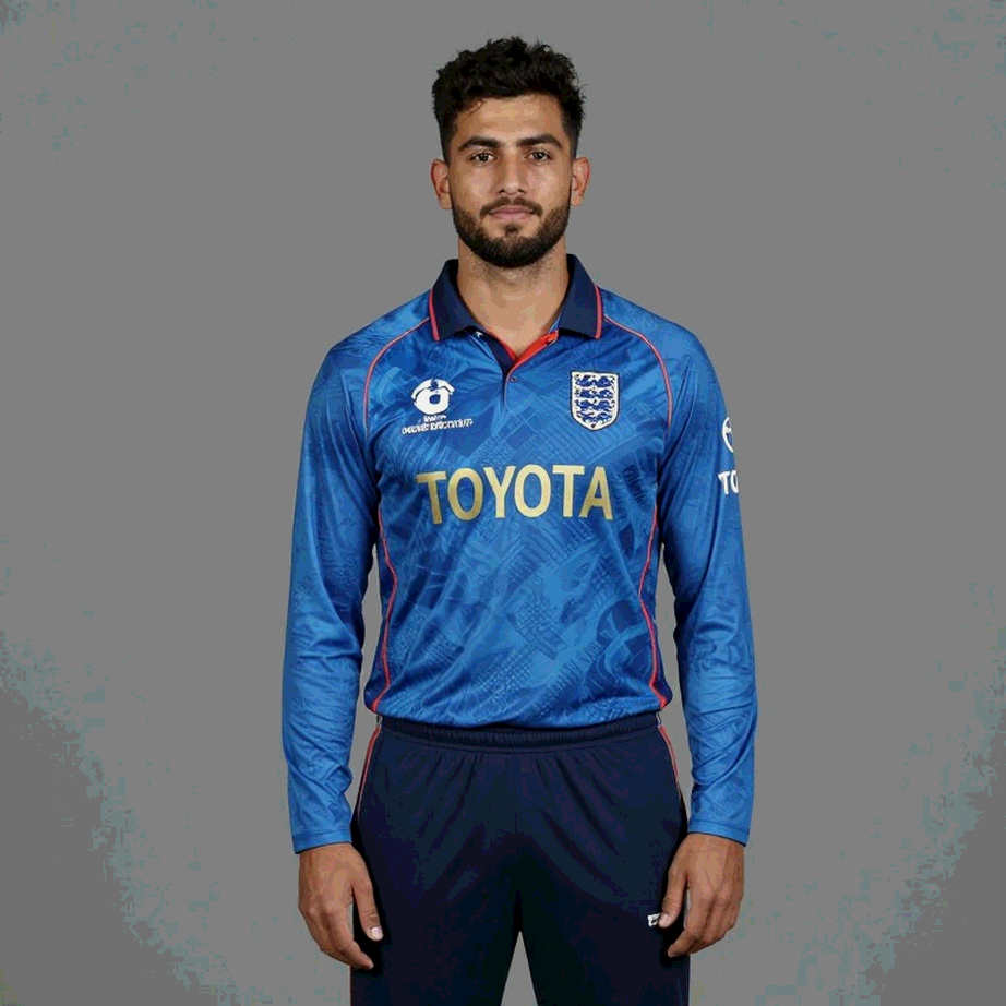 বাংলাদেশের যুব ক্রিকেটে নীরব বিপ্লব: ঘাসের খাতা থেকে উঠে আসা প্রতিভারা